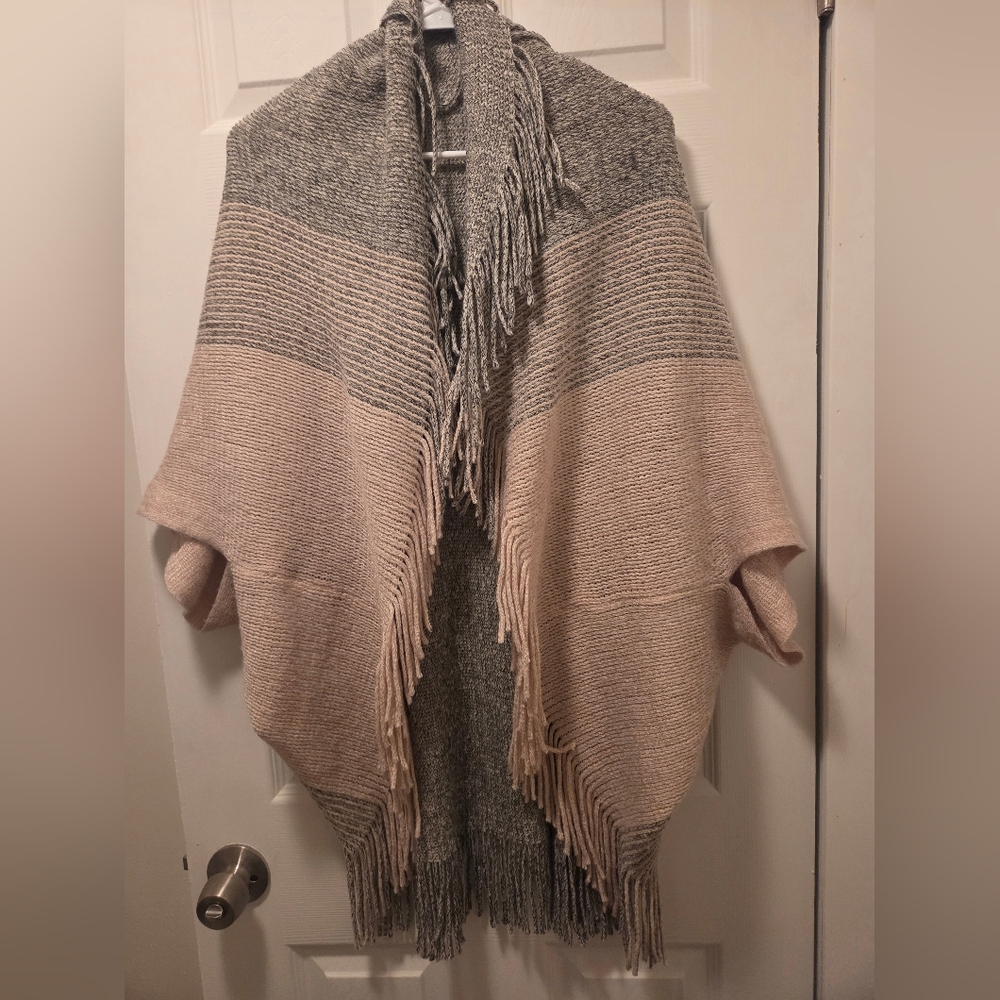 Do Everything in Love Gray and Cream Poncho
